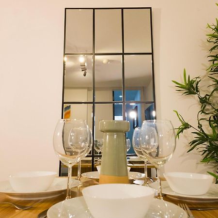 Plenty Of Parking Available; 3 Bedroom Apartment By Property Promise Κάρντιφ Εξωτερικό φωτογραφία