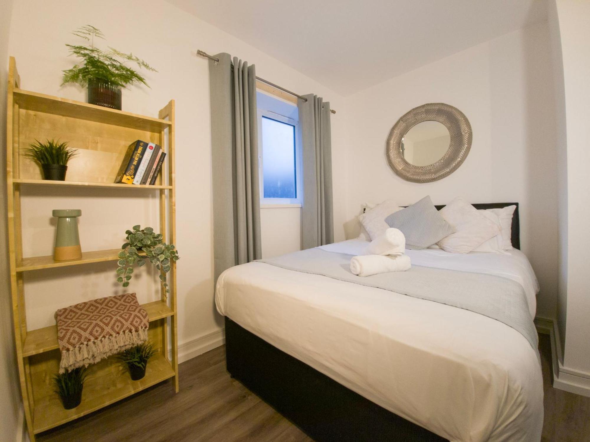 Plenty Of Parking Available; 3 Bedroom Apartment By Property Promise Κάρντιφ Εξωτερικό φωτογραφία