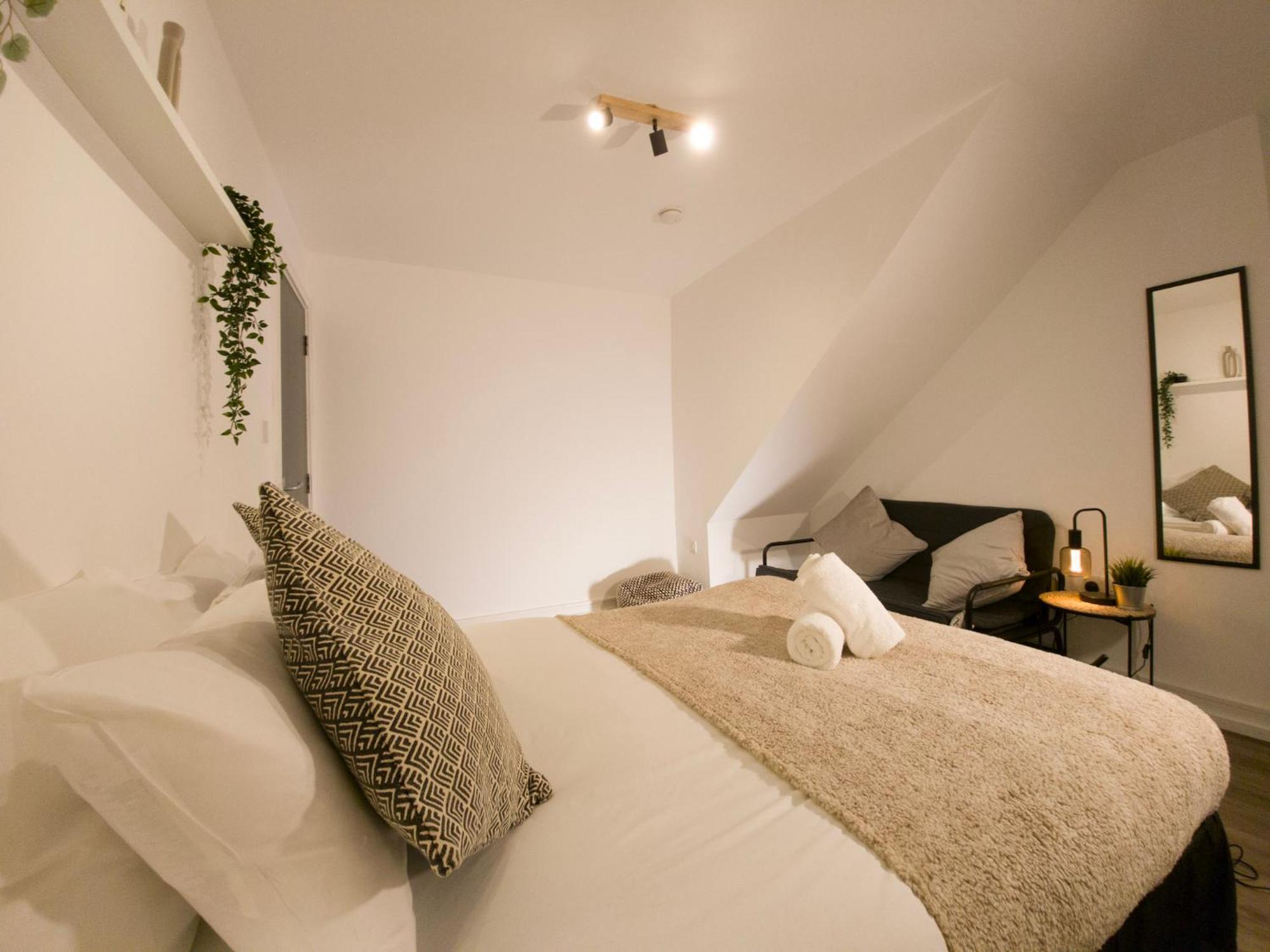 Plenty Of Parking Available; 3 Bedroom Apartment By Property Promise Κάρντιφ Εξωτερικό φωτογραφία