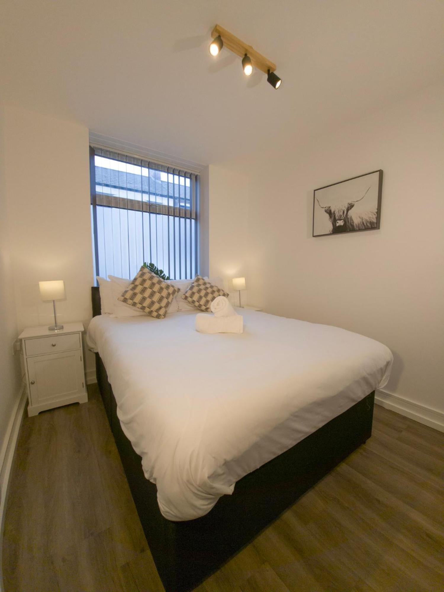 Plenty Of Parking Available; 3 Bedroom Apartment By Property Promise Κάρντιφ Εξωτερικό φωτογραφία