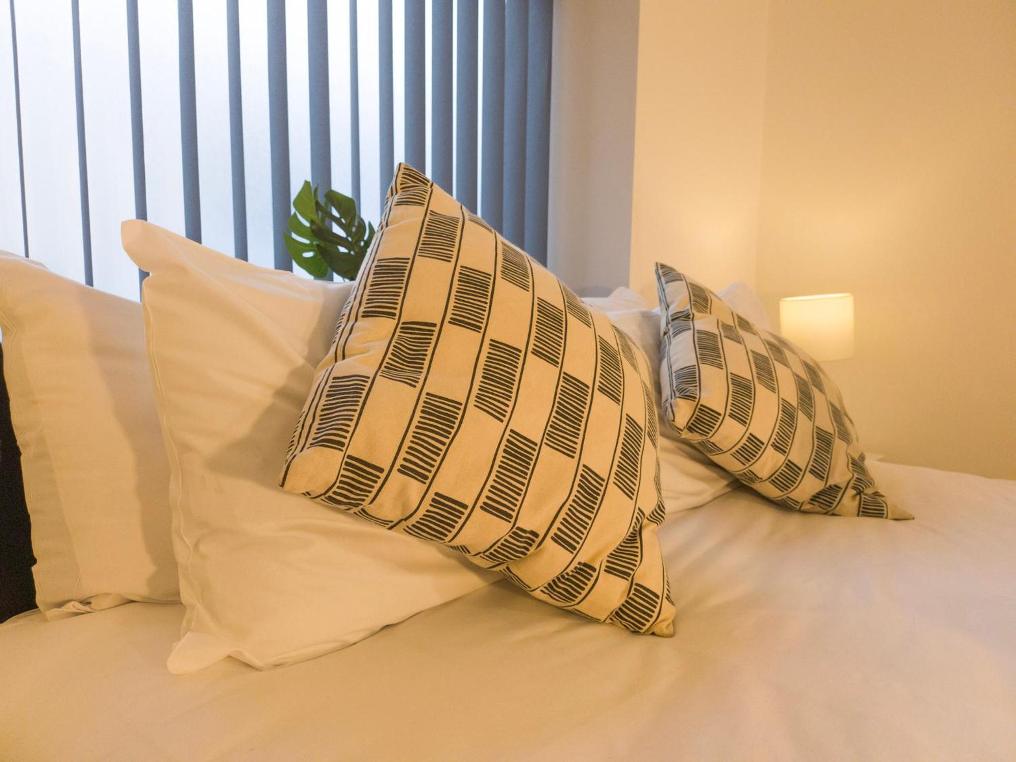 Plenty Of Parking Available; 3 Bedroom Apartment By Property Promise Κάρντιφ Εξωτερικό φωτογραφία