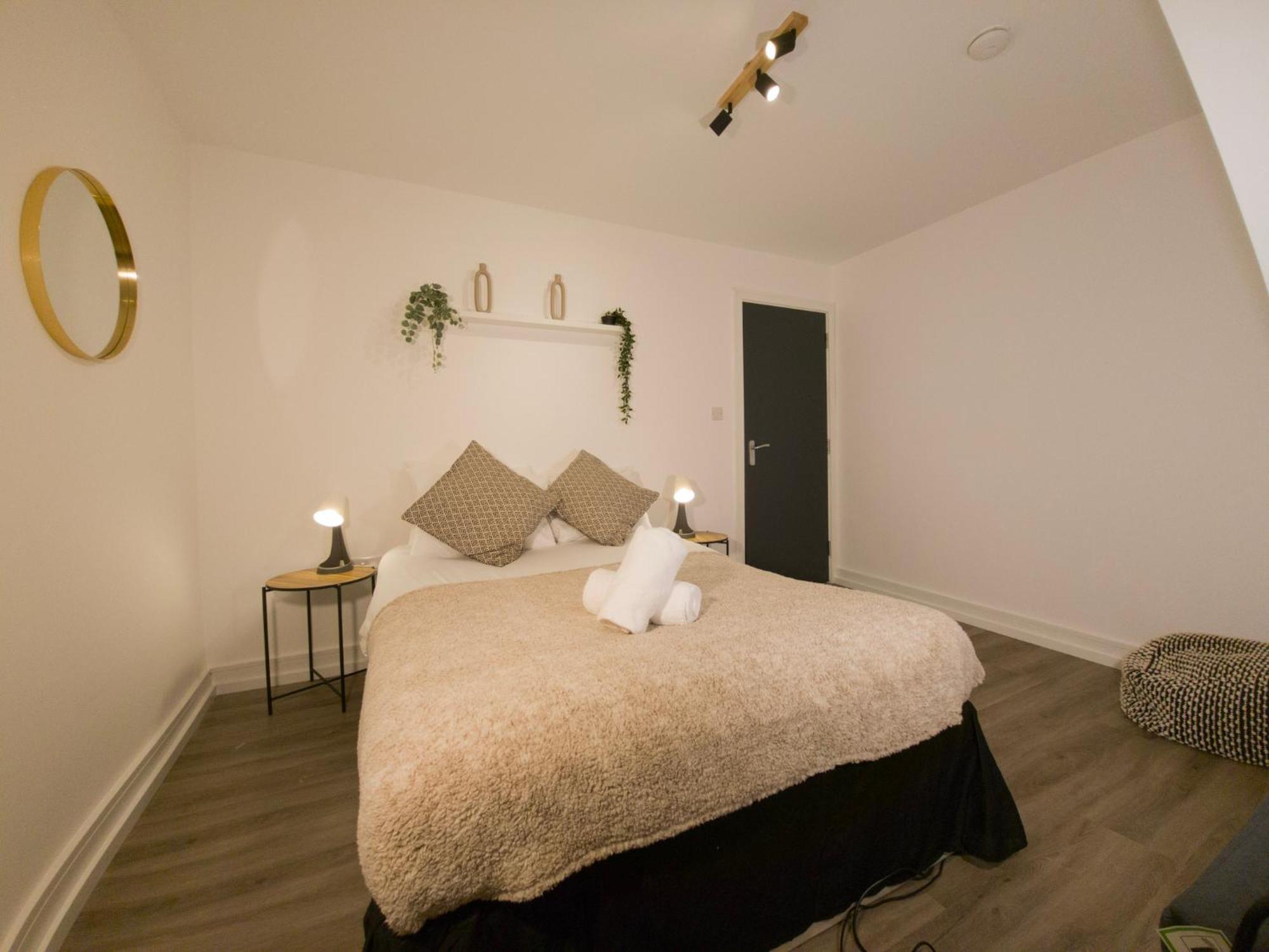 Plenty Of Parking Available; 3 Bedroom Apartment By Property Promise Κάρντιφ Εξωτερικό φωτογραφία