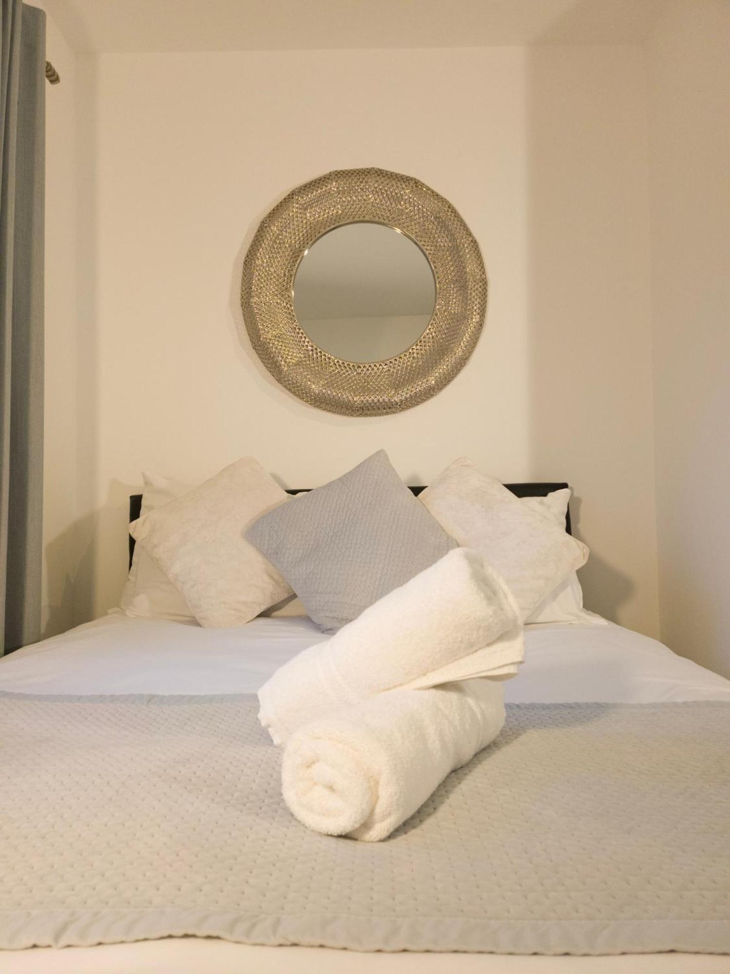 Plenty Of Parking Available; 3 Bedroom Apartment By Property Promise Κάρντιφ Εξωτερικό φωτογραφία